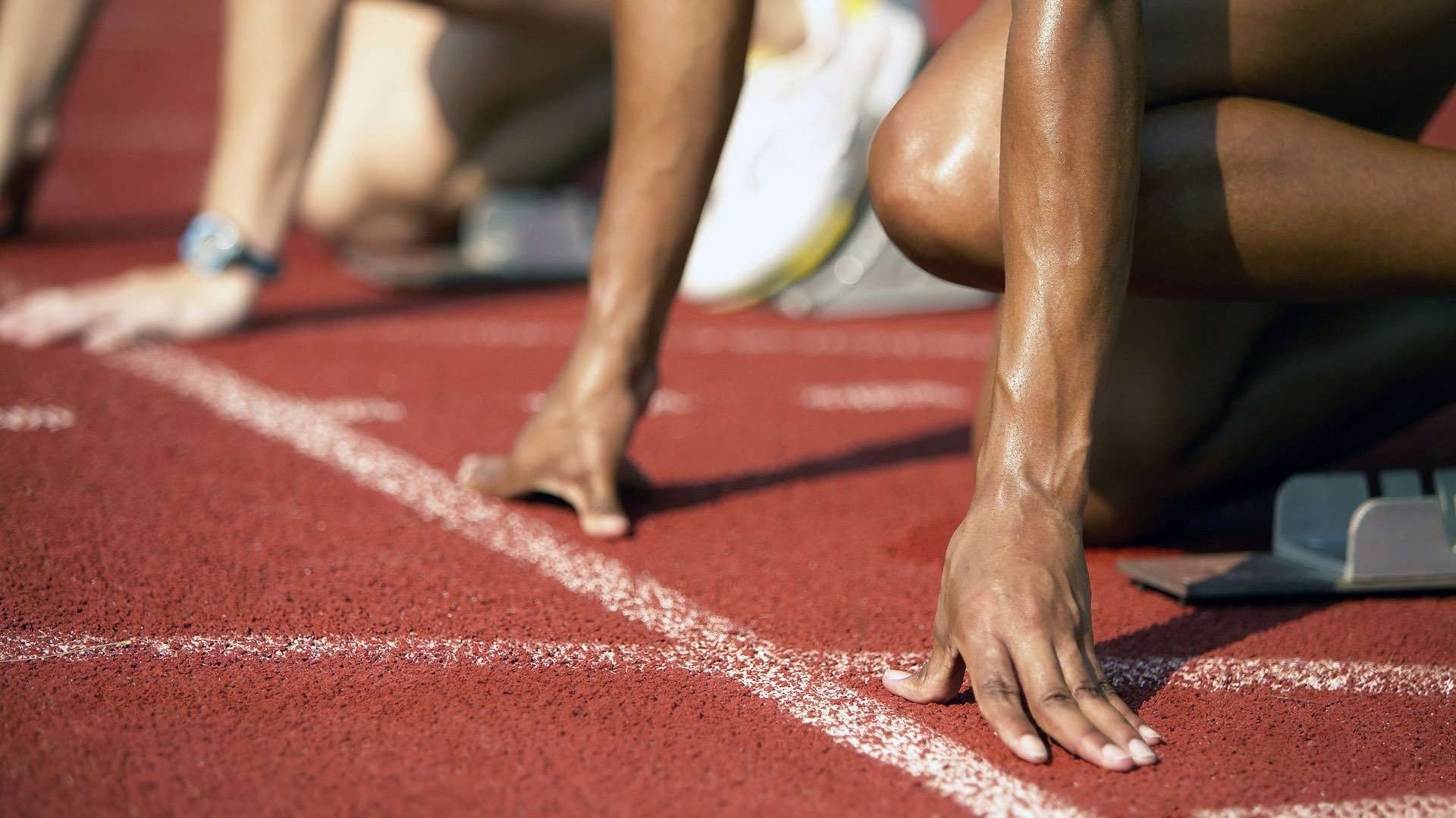 赛事中的友情与竞争：车队之间的微妙关系，赛事中的友情与竞争_车队之间的微妙关系